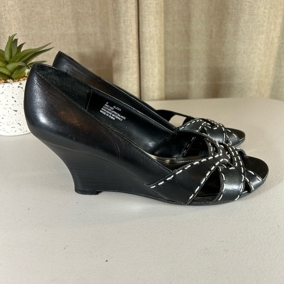 Merona black and white wedge open toe heels size 8 - Picture 3 of 9